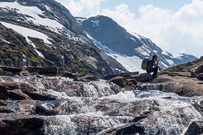 Kjerag Low-Season Hike + Packed Lunch - May snow, autumn air, and the weather question