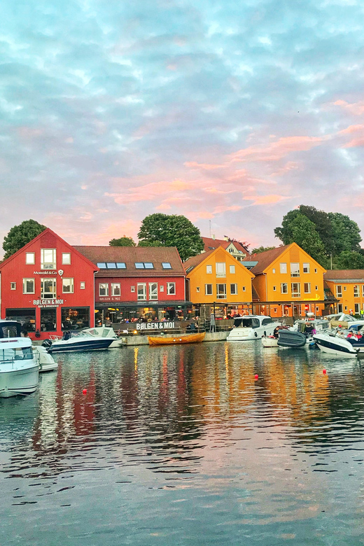 Kristiansand: Highlights Tour w/ Kristiansand Museum Ticket - Kristiansand Cathedral and the market at Torvet