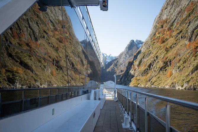 Lofoten Island: Silent Trollfjord Cruise from Svolvær - What happens inside Trollfjord