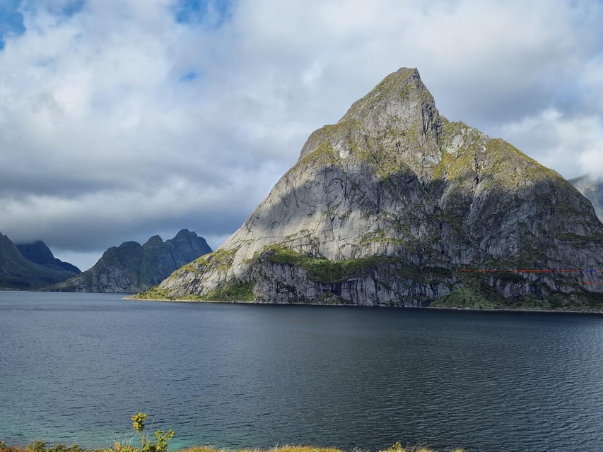 Lofoten: Reine, Hamnøy, and Skariskøya Photo Tour - Beaches, bridges, and E10 stops