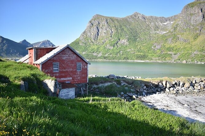 Lofoten VIP PRIVATE tour from Svolvaer - Sakrisoya is the day’s main break