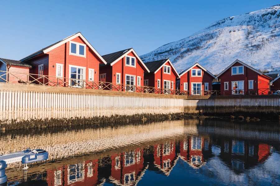 Lyngen: Snowmobile Safari with Lunch in seaside Restaurant - Why the Arctic fishing village matters