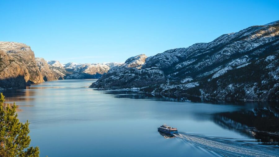 Lysefjorden cruise & Preikestolen guided hike - winter - Starting at Strandkaien in Stavanger