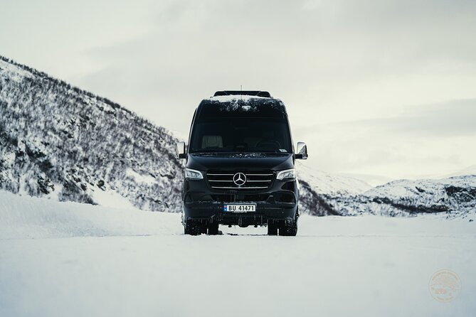 Minibus Northern Lights Chase with Photography from Tromsø - How long the night really feels