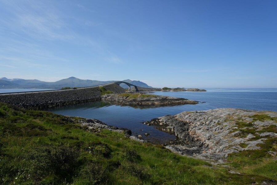 Molde: Atlantic Ocean Road & Varden Audio Guide Bus Tour - Finding the correct pier in Molde