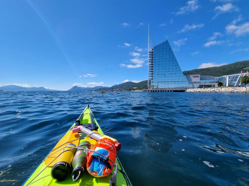 Molde - Guided kayak tour - Photo stops with the 222-peak view