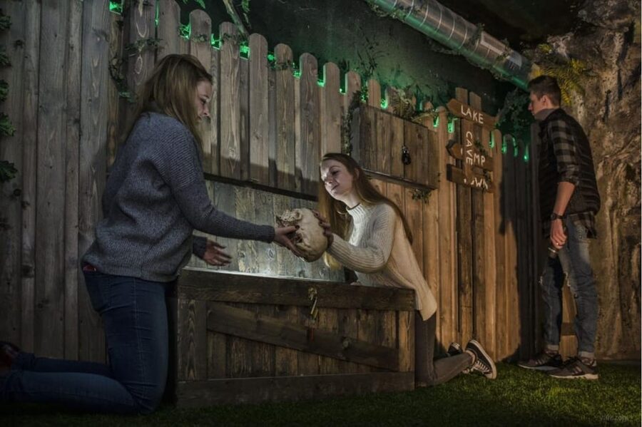 Molde: Serial Killer Escape Room Game - Who will get the most from this Molde activity?
