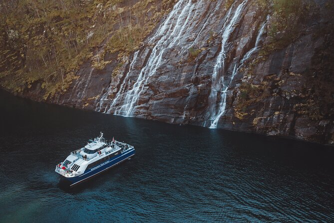Mostraumen Fjord Cruise - the local operator - The three-hour run through Osterfjorden