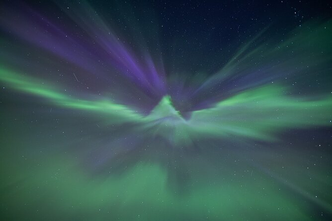 Northern Lights Expedition Tromsø - 6 people - Arctic Photo Guide - Soup, warm drinks, and a better wait outdoors