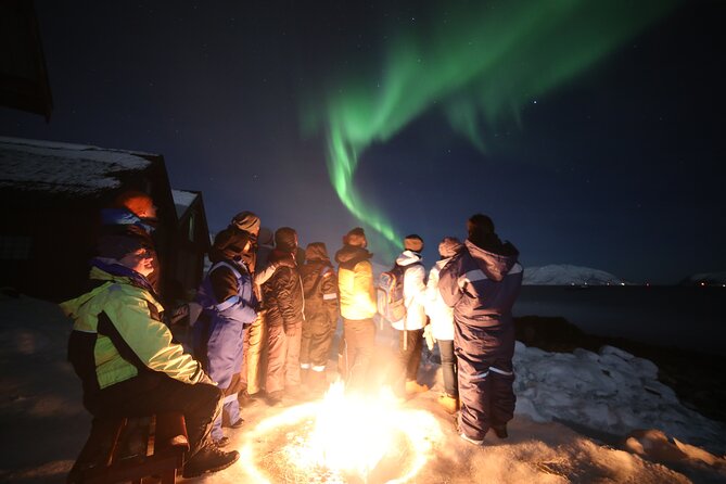Northern lights photography tour - Staying warm during a Tromsø night