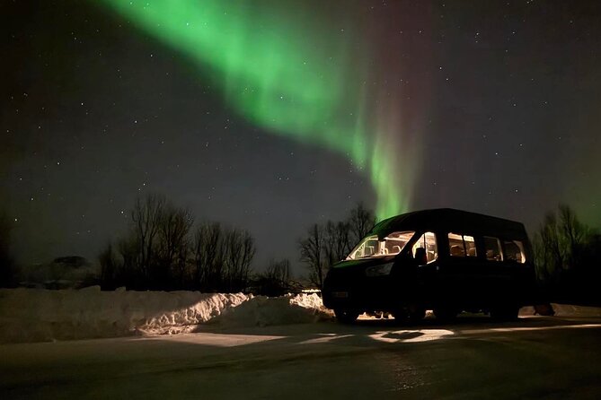 Northern Lights Tour with Hot Food and Drinks in Tromso - Meeting in central Tromsø at 6:20 pm