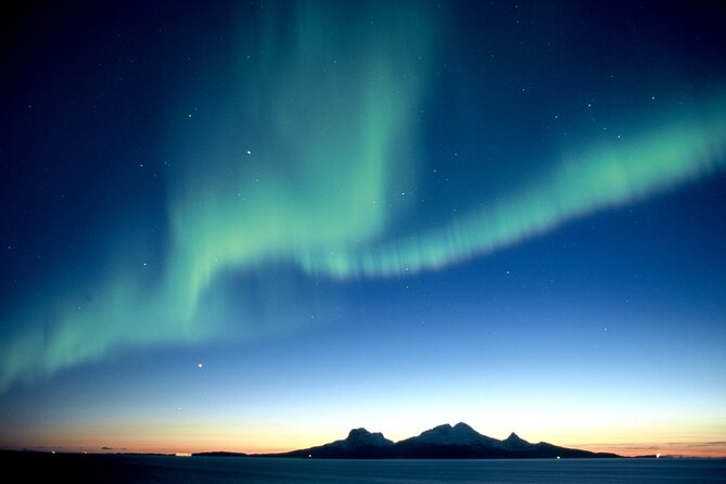 Northern Lights Tours Bodo Norway - A six-person van changes the evening