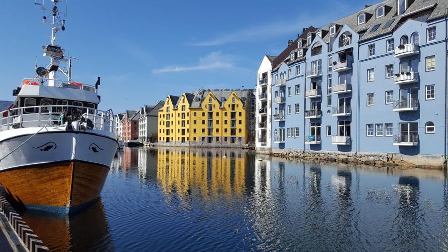 Norwegian Coastal Cities: Smartphone Audio Guide App - Tromsø: polar explorers and the Mack beer tradition
