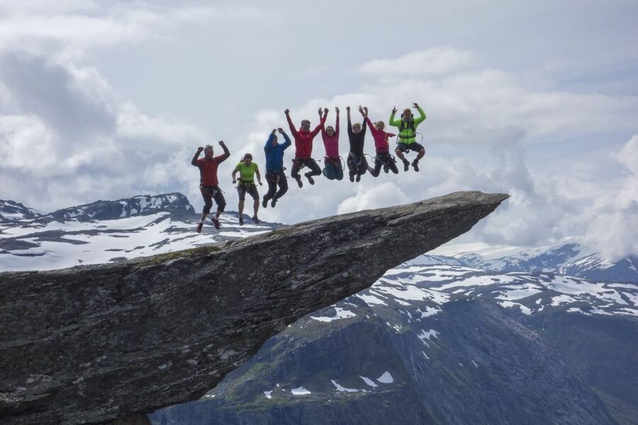 Odda: Full-Day Trolltunga Hiking, and Climbing Tour - Weather, clothing, and food for a 10-hour day