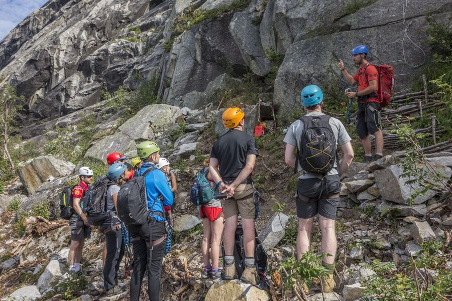 Odda: Trolltunga Via Ferrata, Sunset and Sunrise - Fitness, clothing, and mountain weather