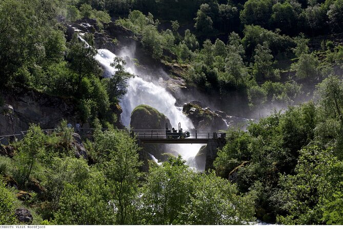Olden 4 Hour Briksdal Glacier Tour in Briksdalsbreen - What the guide adds to the day