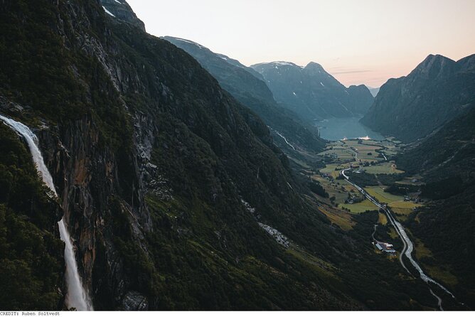 Olden 4 Hour Briksdal Glacier Tour in Briksdalsbreen - A 45-minute walk toward the glacier