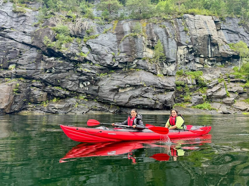 Olden: Experience Beginner-friendly Fjord Kayaking - The first minutes: safety, equipment, and simple strokes