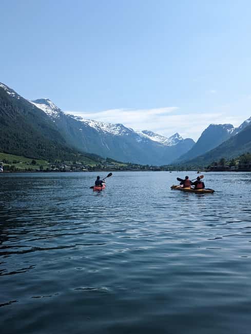 Olden: Guided beginner friendly fjord kayaking.Local company - The first 20 minutes: safety and getting dressed