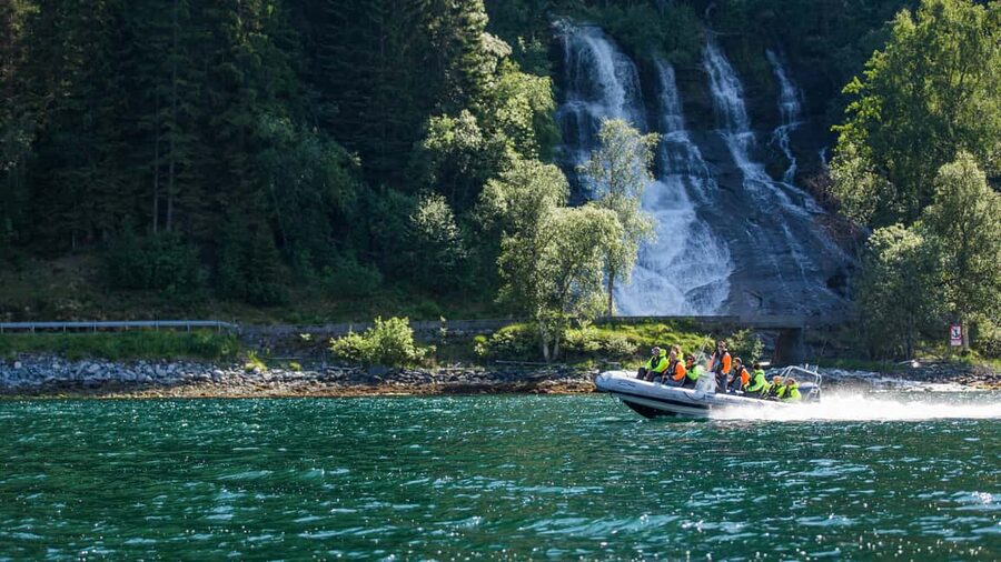 Olden: Nordfjord RIB Boat Tour with Live Commentary - Why a RIB is a smart way to see Nordfjord