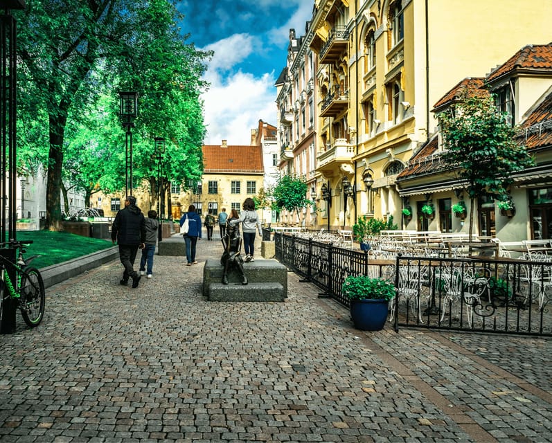 Oslo: 3-hour Highlights & Vigeland Park Private Walking Tour - The 30-minute ride to Frogner Park