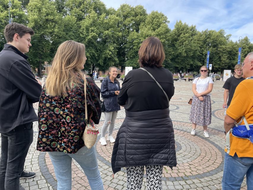 Oslo: Best of Oslo Walking Tour & Fjords Sightseeing Cruise - City Hall and the Nobel Peace Prize
