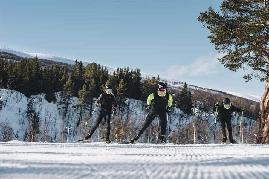 Oslo: Cross Country Skiing Equipment with private lesson - From Oslo streets to the Trollvannstua trailhead