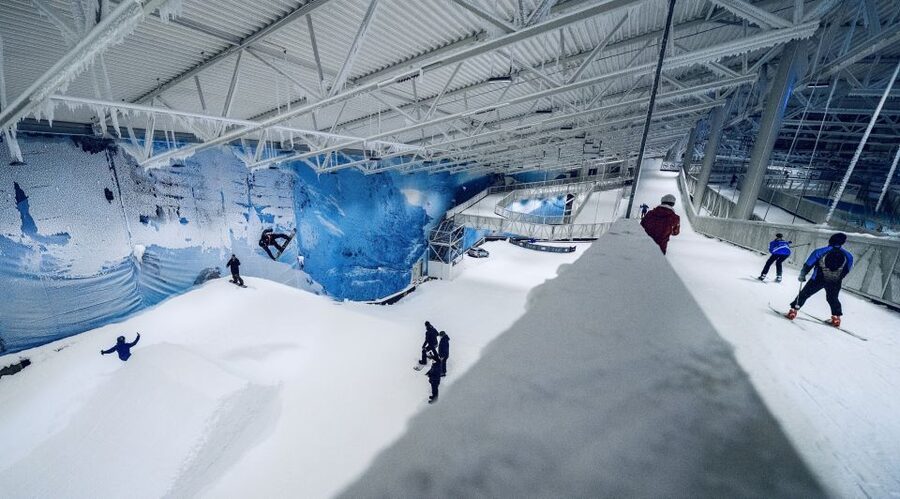Oslo: Day Pass for Downhill Skiing at SNØ Ski Dome - A full winter day inside SNØ