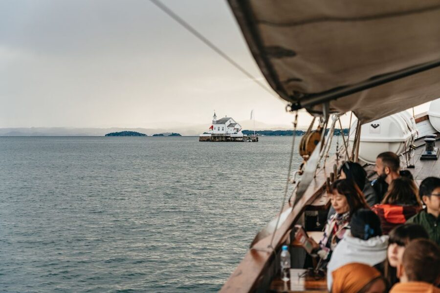 Oslo: Fjord Evening Cruise with Shrimp Buffet - The social side works for couples, groups, and solo visitors
