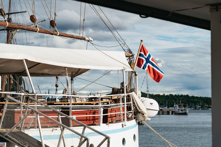 Oslo: Fjord Evening Cruise with Shrimp Buffet - Leaving the harbor and entering Oslofjord