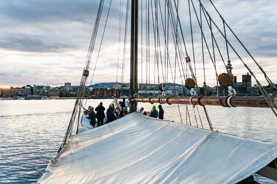 Oslo: Fjord Evening Cruise with Shrimp Buffet - Sunset, city lights, and the best place to sit