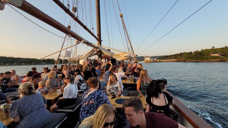 Oslo Fjord Evening Live Rock music cruise with Shrimp buffet - Who will enjoy this cruise most?