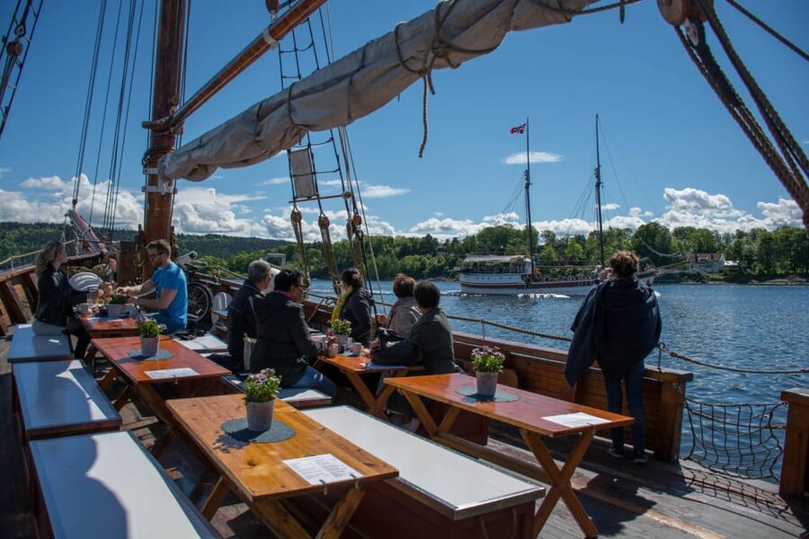 Oslo: Fjord Mini Cruise by Wooden Sailing Ship - What the bar and onboard comforts add