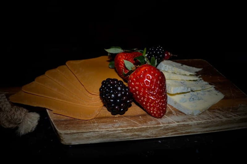 Oslo: Food Tasting and Walking Tour with a Local - Oslo through a plate, glass, and river walk