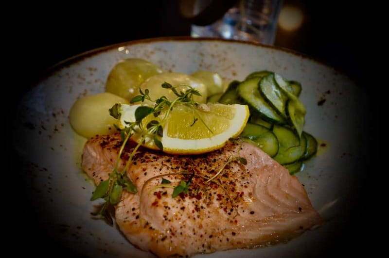 Oslo: Food Tasting and Walking Tour with a Local - Fish, farm produce, and a substantial early tasting