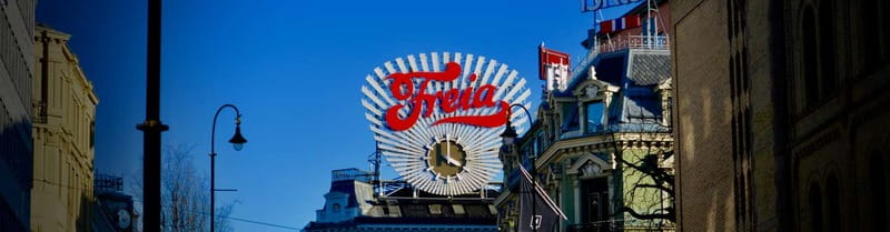 Oslo: Food Tasting and Walking Tour with a Local - The Norwegian waffle finale