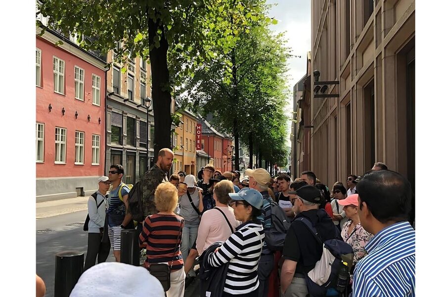 Oslo: Guided Walking Tour of Central Oslo - The guides are the heart of the experience
