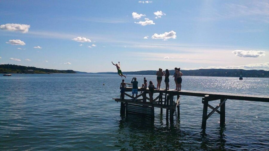Oslo Nature Walks: Island Hopping Tour - Hovedøya: abbey ruins beside the sea