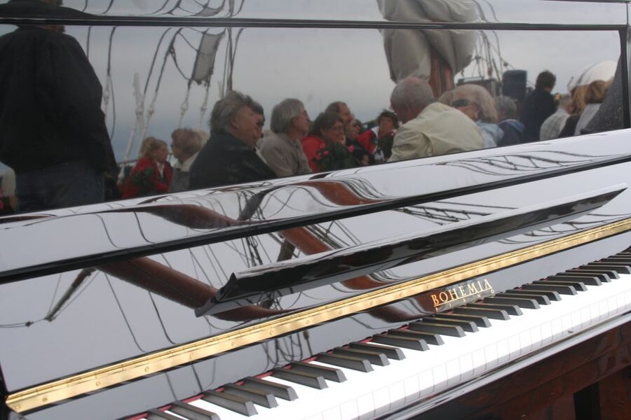 Oslo: Oslo Fjord Cruise with Live Jazz Music & Shrimp Buffet - The Oslo Fjord route, from islands to old fortresses