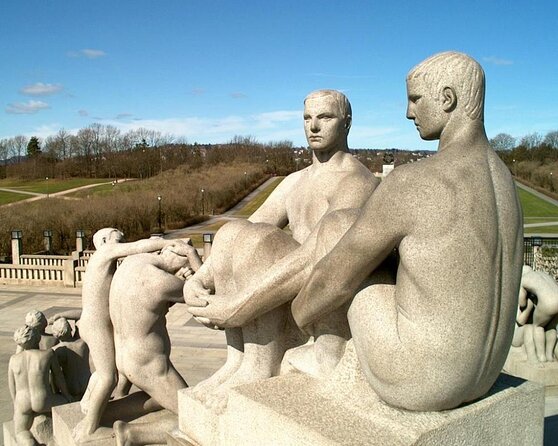 Oslo Panorama Tour with Holmenkollen Ski Jump and Vigeland Park - The city circuit begins with Oslo’s essentials
