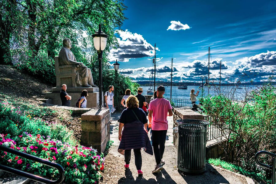 Oslo: Private Walking Tour - City Hall and the Nobel Peace Center