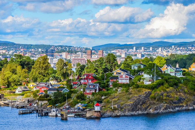 Oslo Scavenger Hunt and Highlights Self Guided Audio Tour - The Royal Palace is the best place for the audio stories