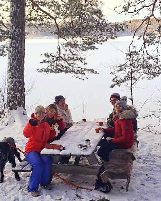 Oslo: Scenic Forest Hike with Dog & Local Guide - A quiet lake, warm drinks, and Norwegian waffles