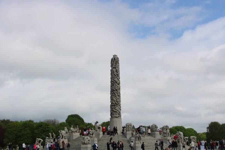 Oslo: Sightseeing with Holmenkollen Ski Jump & Vigeland Park - Key points at a glance