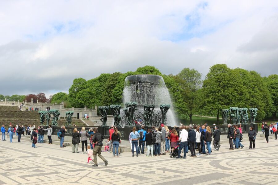 Oslo: Sightseeing with Holmenkollen Ski Jump & Vigeland Park - The final ride back through Oslo