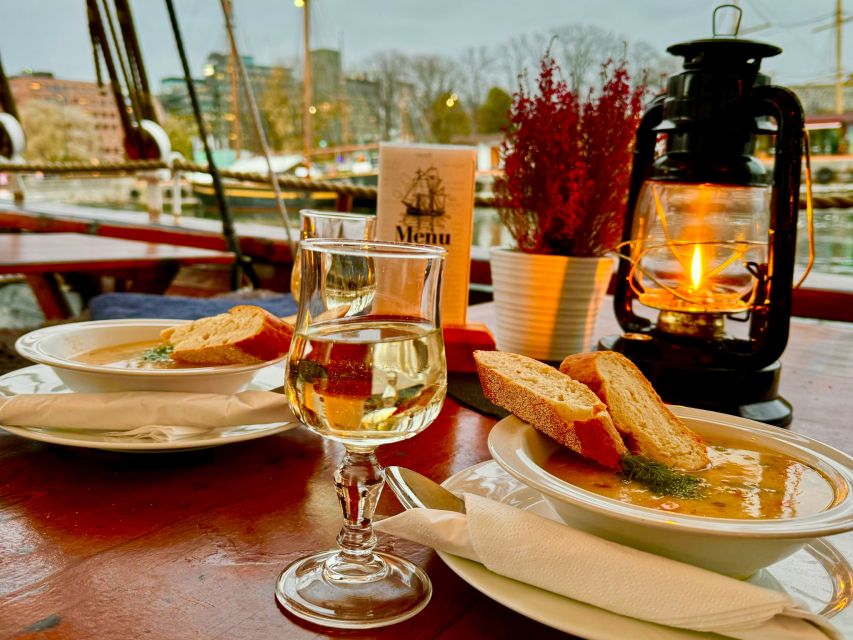 Oslo: Skyline in Winter With Fish Soup Cruise - Meeting the boat at City Hall Pier 3