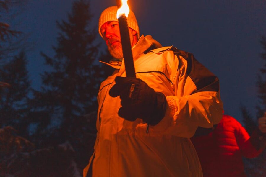Oslo: Snowy Forest Torchlight Walk with Campfire - From Oslo Central Station to the snowy hills