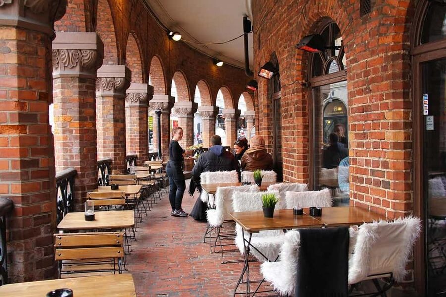 Oslo: Tour with a Michelin star chef - Oslo Cathedral and the city’s central streets