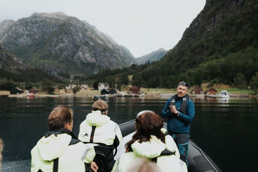Øystese: Hardangerfjord RIB safari to the Fyksesund branch - Meeting at Hardangerfjord Hotel in Øystese