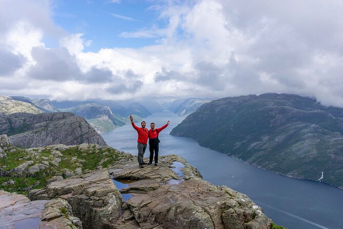 Preikestolen Hidden Trail Hike + Lunch and Canoe Trip - Guides and group size make a difference